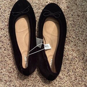Old Navy Women's Black Velvet Flats